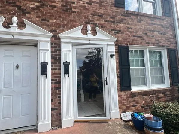 311 Salisbury St APT 4, Kernersville, NC 27284