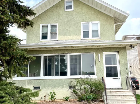 1018 15th St N, Fargo, ND 58102