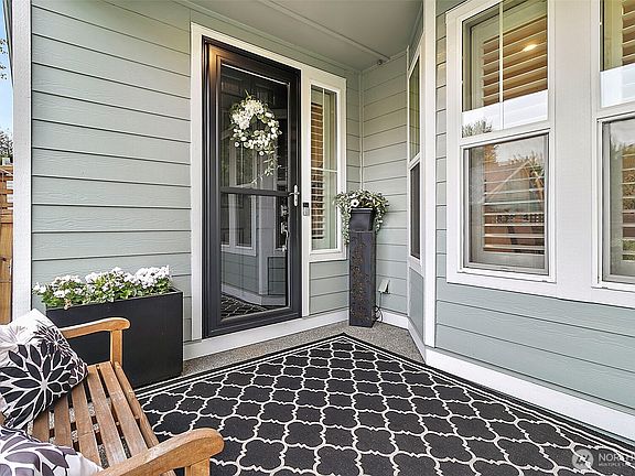 3rd image of 14410 188th Avenue E