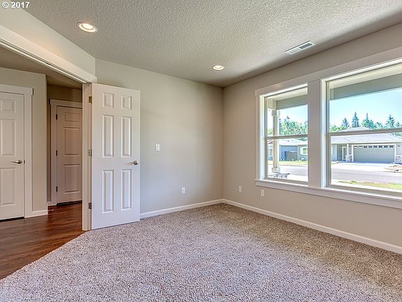 5th image of 120 Zephyr Dr