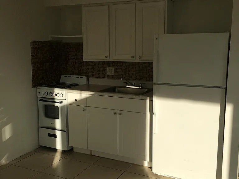 101 NW 29th Ave #1FT — Photo 5