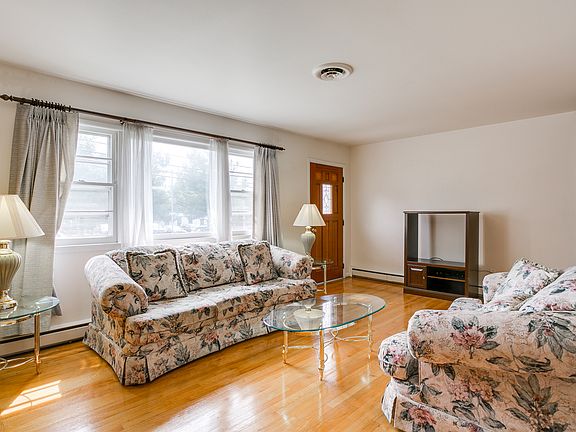 4th image of 106 Carroll Dr