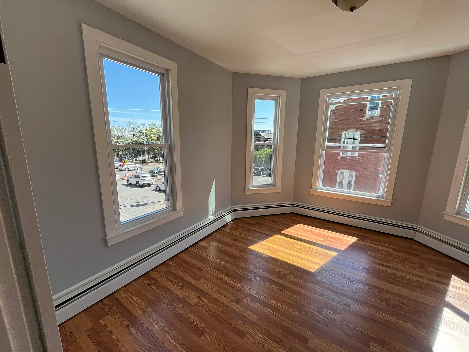 3 bed, 1500 sqft, $2,800 — Photo 3
