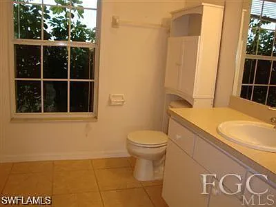 2112 Chiquita Blvd N — Photo 8