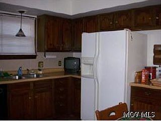 3rd image of 4301 Sandalwood Pl