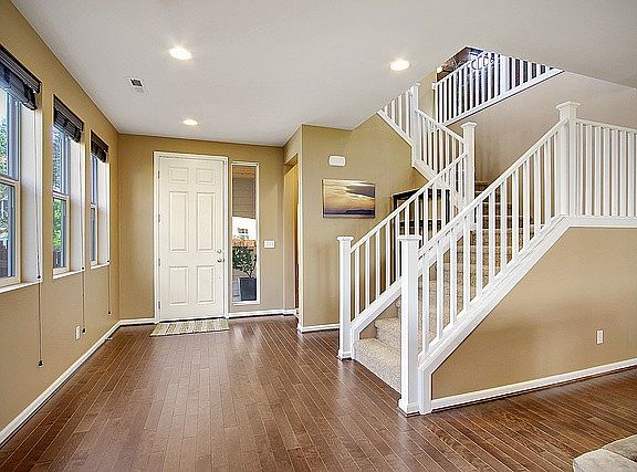 3rd image of 1044 SE 12th St