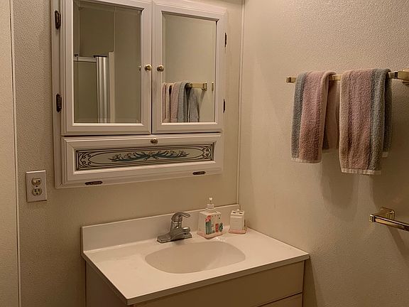 5th image of 1313 W 8th St