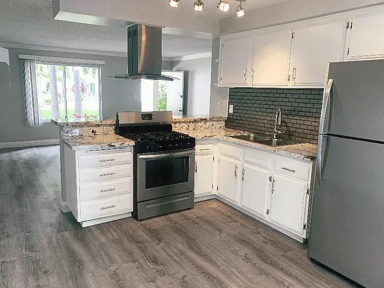 2 BEDROOM KITCHEN (REMODELED)