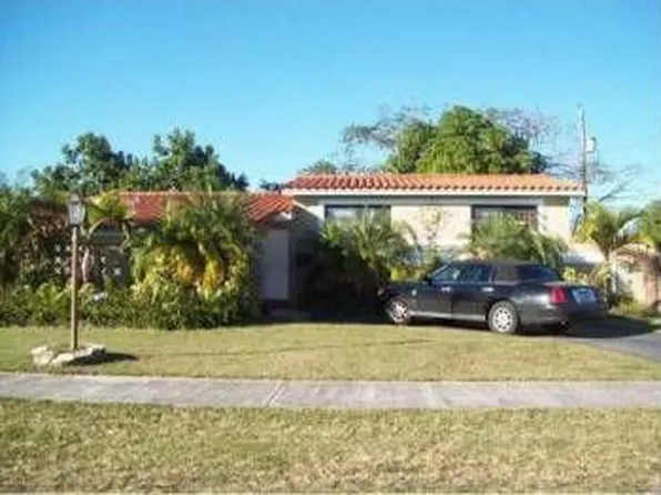 10758 NW 70th Ln, Doral, FL 33178