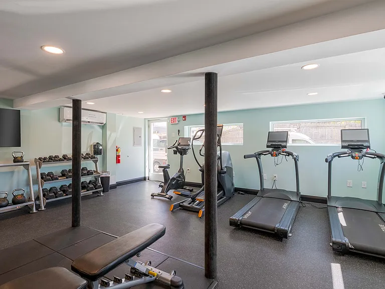 Cloverdale Park Apartments, LLC — Photo 15