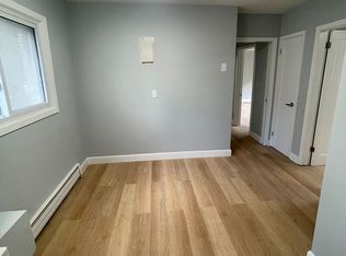 569 Dufferin Ave #4, London, ON N6B 2A5