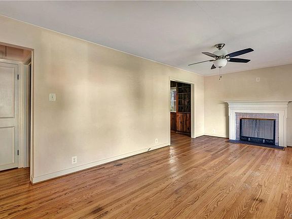 3rd image of 3917 Sterling St
