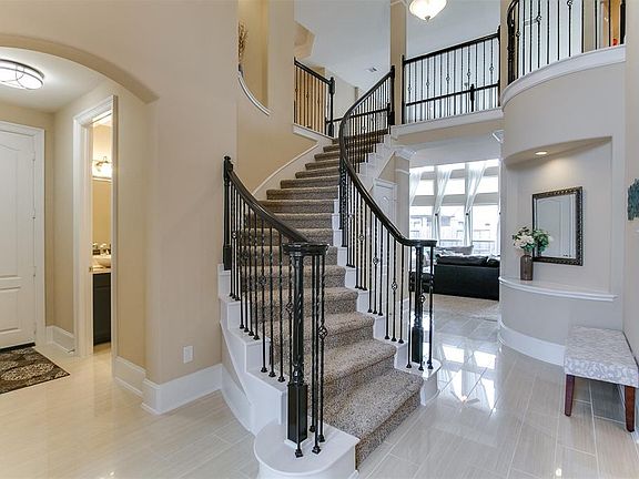 2nd image of 9954 Tallow Pointe Ln