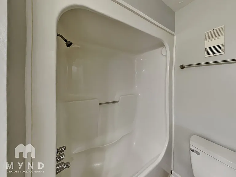 5190 Roger Dr — Photo 16