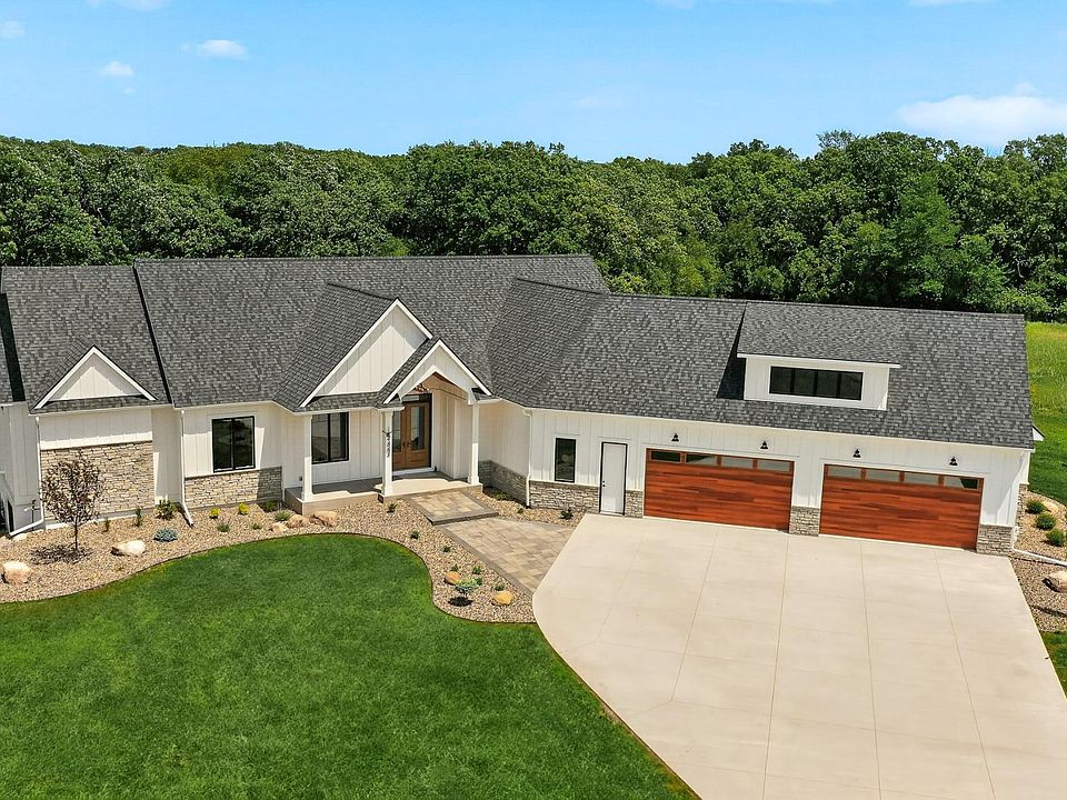 1st image of 4868 Royal Oaks Cir SW