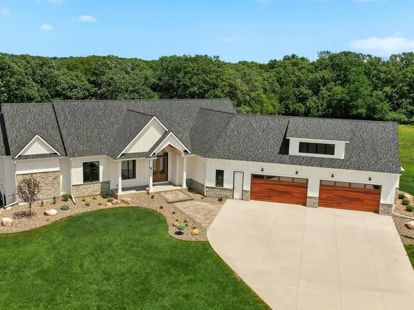 4868 Royal Oaks Cir SW, Rochester, MN 55902