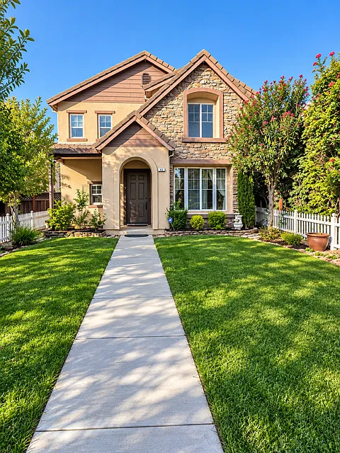 3 bed, 2.5 bath, 2136 sqft, $3,200 — Photo 1
