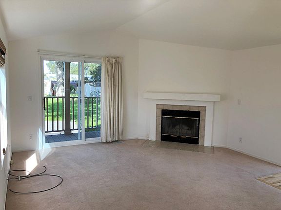 2nd image of 2 Sand Dunes Ct