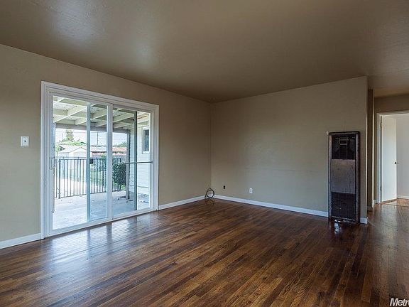 3rd image of 2865 Ward Ave