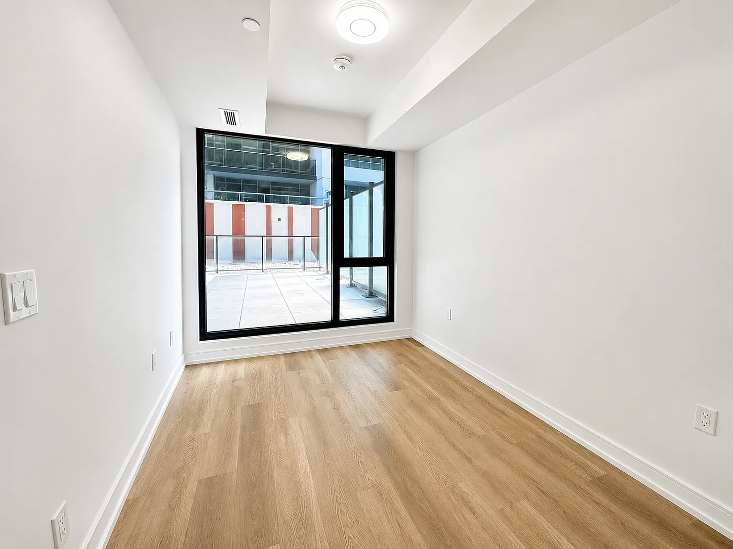 1 Jarvis St - Unit 323 — Photo 2