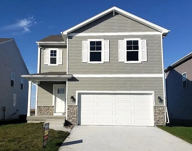 1215 NW Williamsburg Ln — Photo 1
