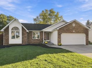 119 Michaels Walk, Lancaster, NY 14086