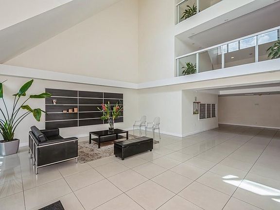 2nd image of 120 Lakeview Drive #314