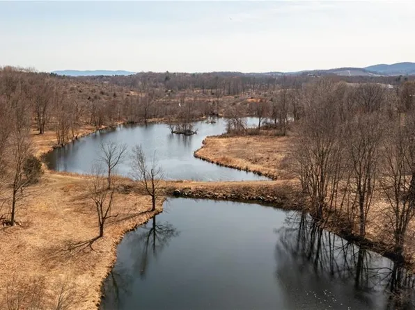 242 Vineyard Ave, Highland, NY 12528