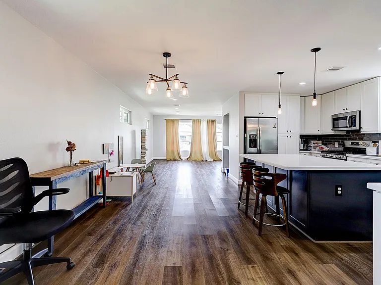5146 Stuyvesant Ln — Photo 12
