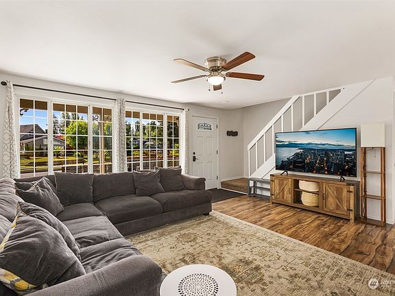 5th image of 13232 58th Drive NE