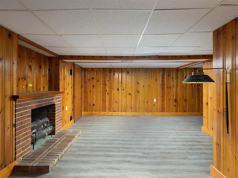 1220 Hammond Ave — Photo 13