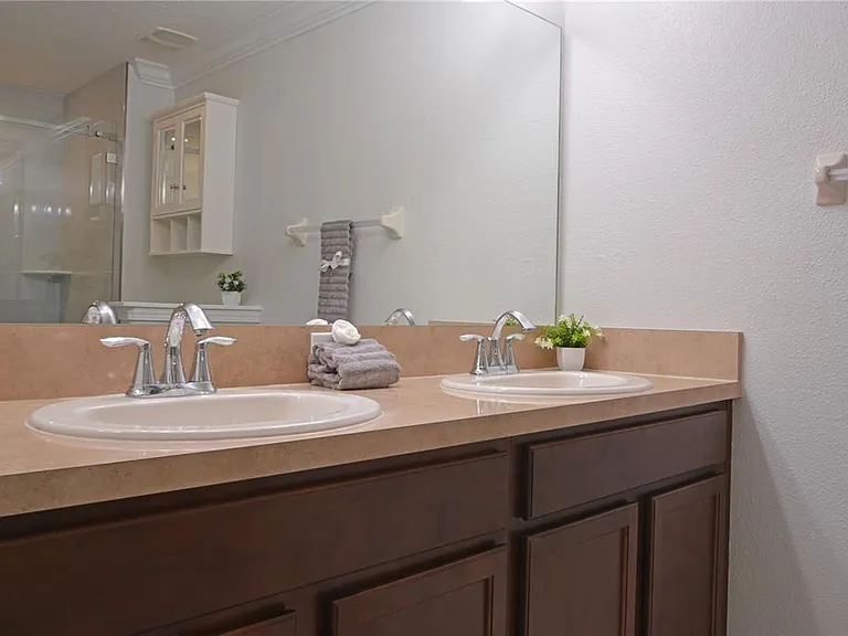 11925 Greengate Dr — Photo 28