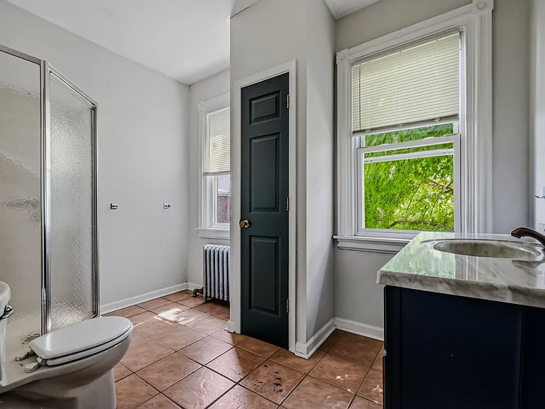 412 W 23rd St — Photo 16