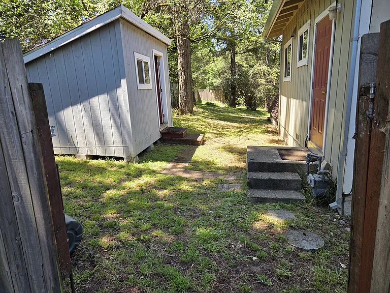 6072 Fredricks Rd — Photo 3