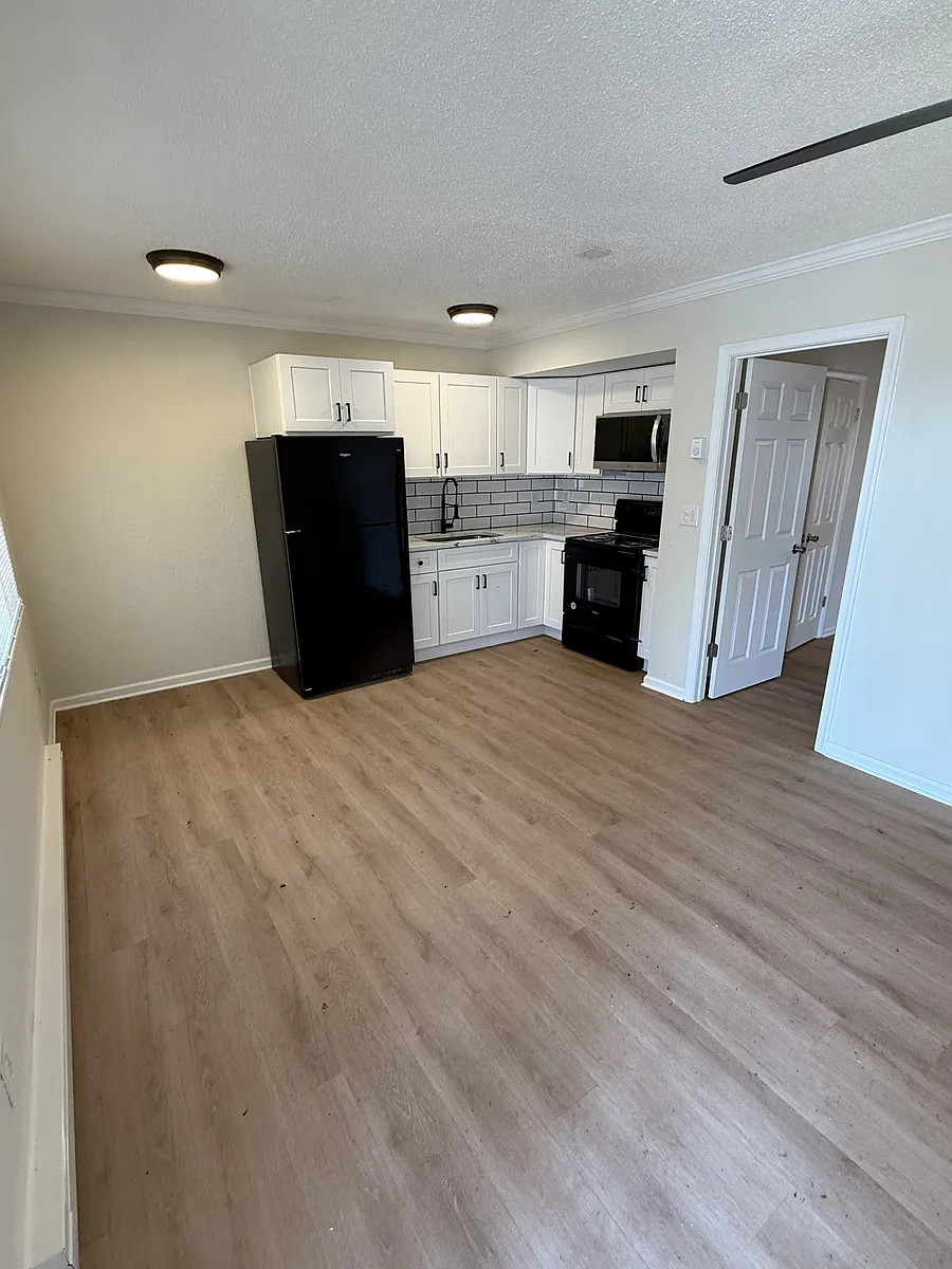 Building Photo - Beachcomber Properties - 255 WOV Unit 6