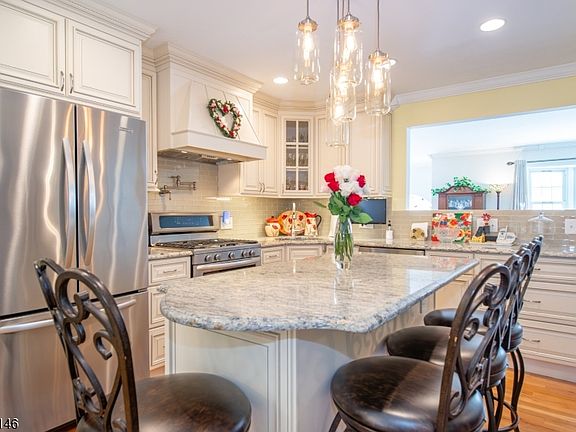 4th image of 17 Iron Forge Rd