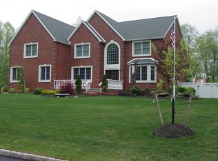 27 Coe Farm Rd, Montebello, NY 10901