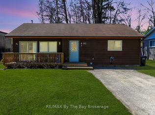 84 32nd St N, Wasaga Beach, ON L9Z 2C4