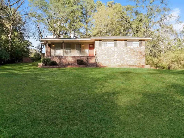 4931 Roberson Dr, Bessemer, AL 35023