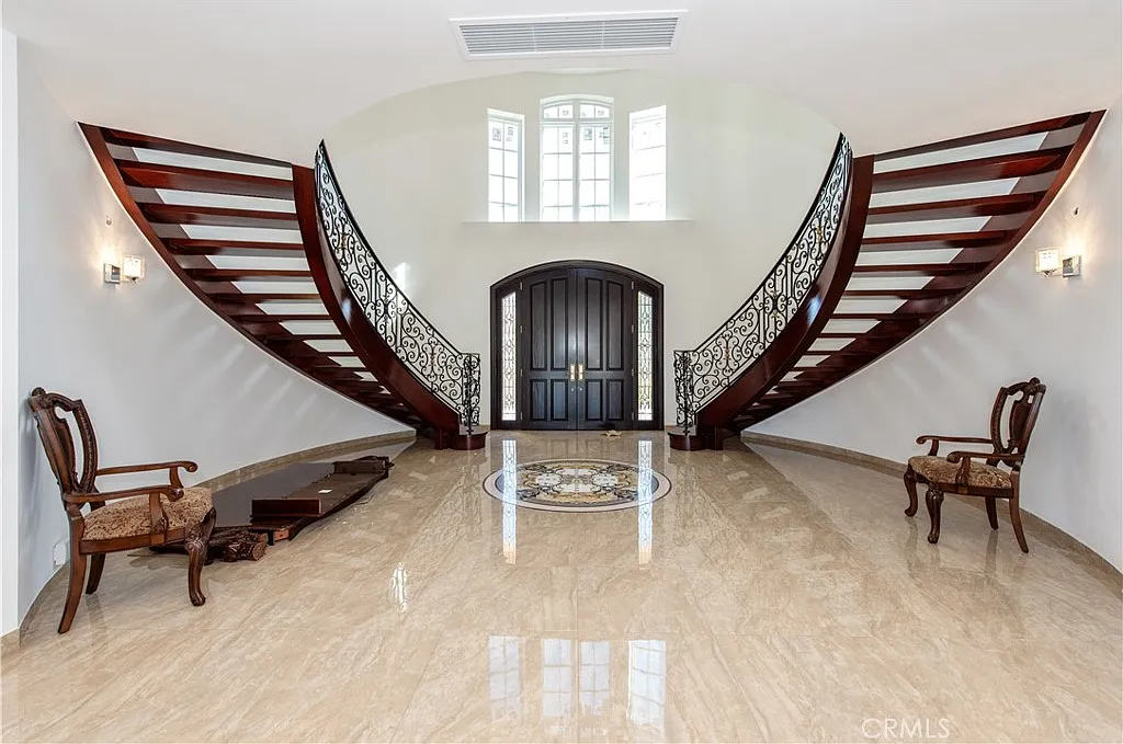 6 bed, 6.5 bath, 7518 sqft, $14,500 — Photo 4