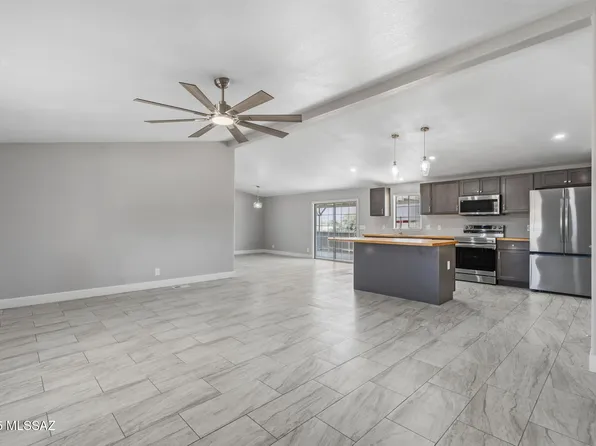 11935 S Amber Ann Ln, Tucson, AZ 85736