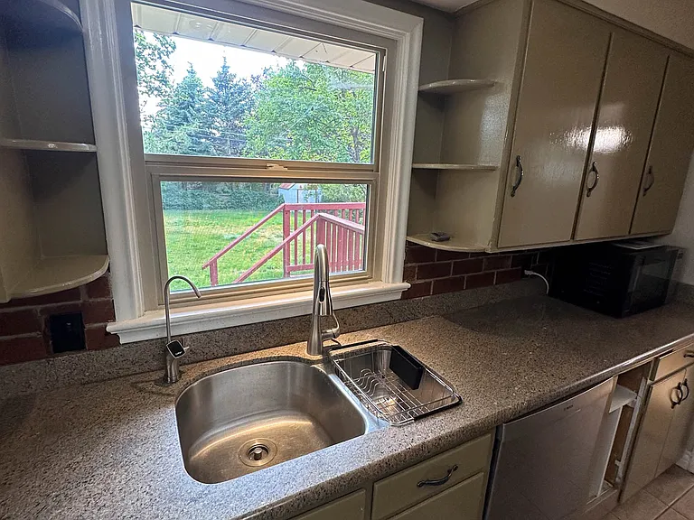 Kitchen Sink and counter space