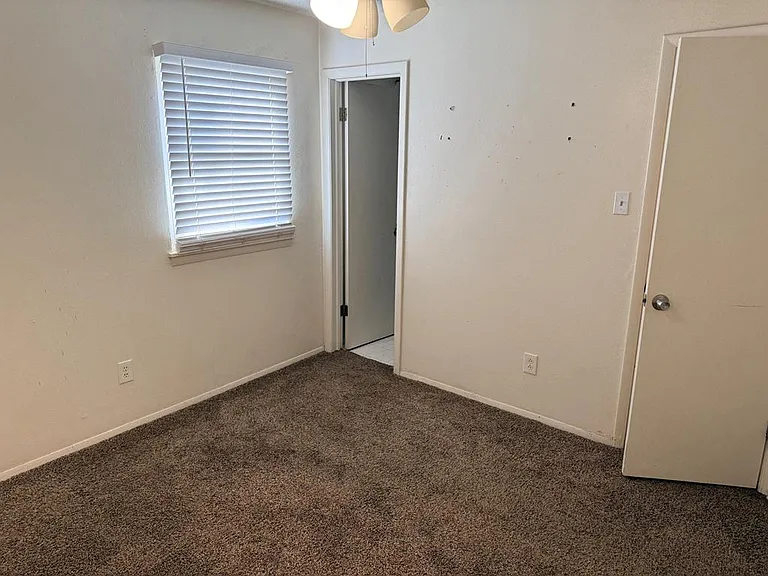 4425 Humble Ave — Photo 12