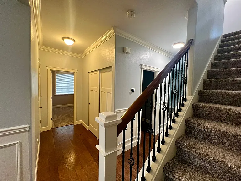 4006 20th Ave NE — Photo 15