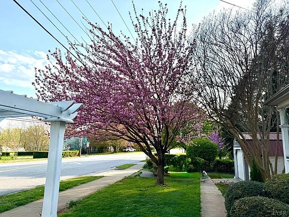 5th image of 805 Longwood Ave
