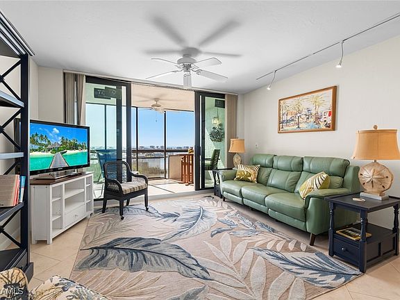 3rd image of 18120 San Carlos Blvd APT 1003