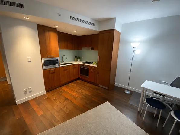 1565 W 6th Ave #602, Vancouver, BC V6J 1R1