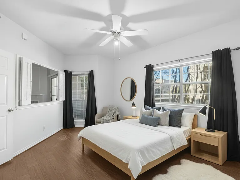 1001 Liberty St #116 — Photo 10