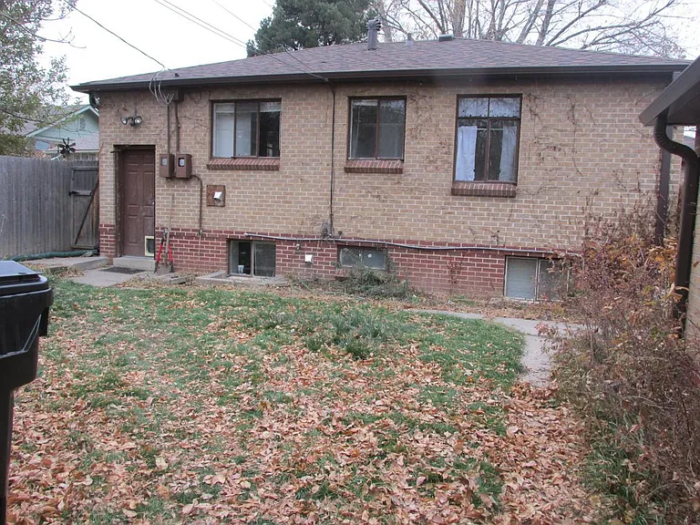 1942 S Columbine St — Photo 6
