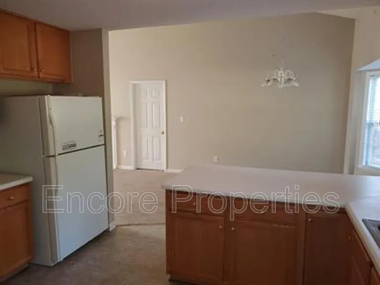 433 Haybale Ct — Photo 3